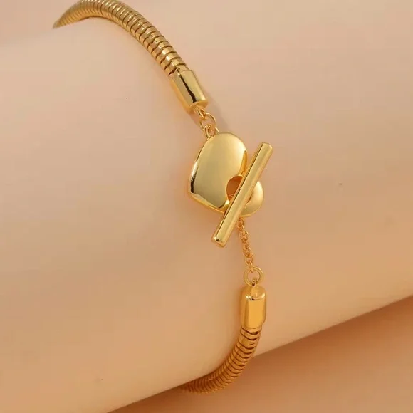 🌹NWOT🌹 14K Gold Over Sterling Silver Heart Toggle Bracelet  Size 7.25” - Picture 2 of 5